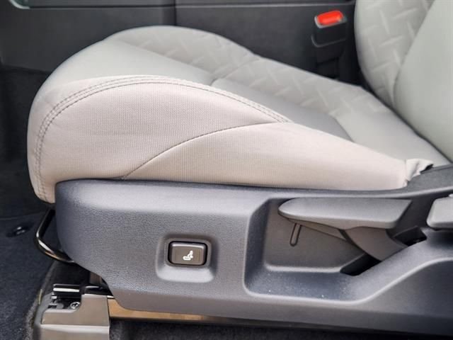 2025 Toyota Tacoma SR5 - Photo 17