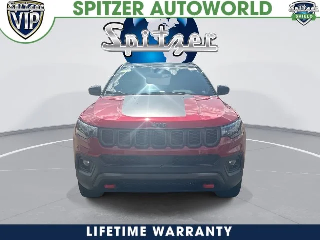New 2026 Red Hot Pearl-Coat Exterior Paint Jeep Trailhawk image 4