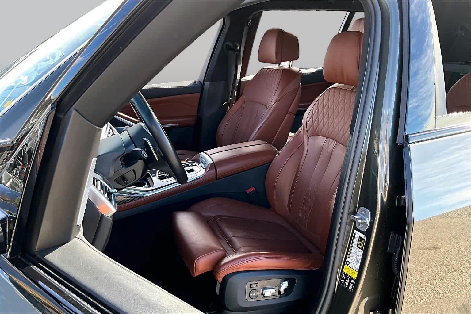 Used 2024 Manhattan Green Metallic BMW M60i image 7