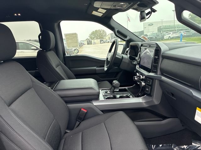 New 2026 Agate Black Metallic Ford XLT image 18