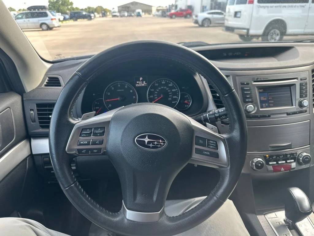 Used 2014 Blue Subaru 2.5i Premium image 10