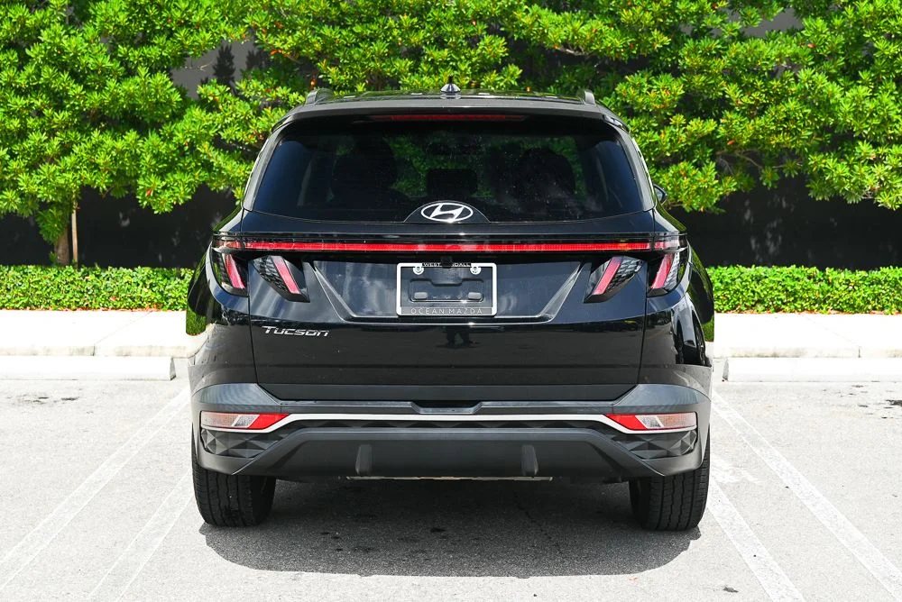 Used 2022 Black Hyundai SEL image 3