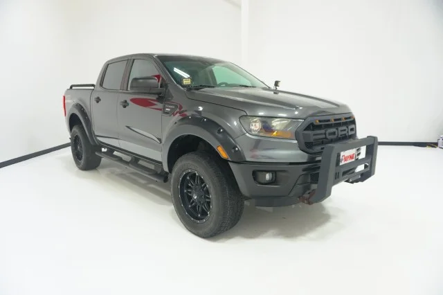 Used 2019 Magnetic Metallic Ford LARIAT image 3