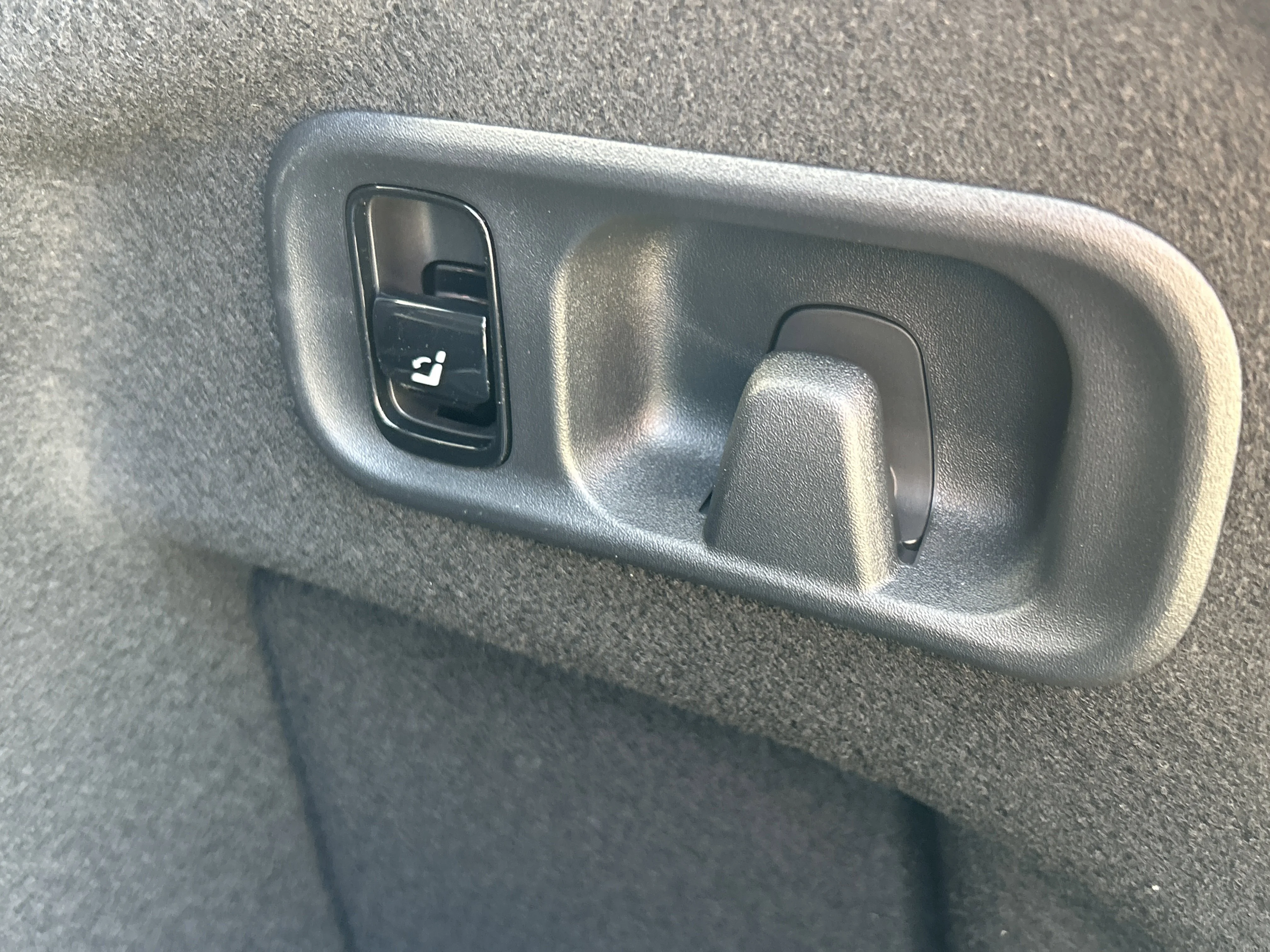 New 2026 Twilight Blue Metallic Mercedes-Benz C 300 4MATIC® Sedan image 11