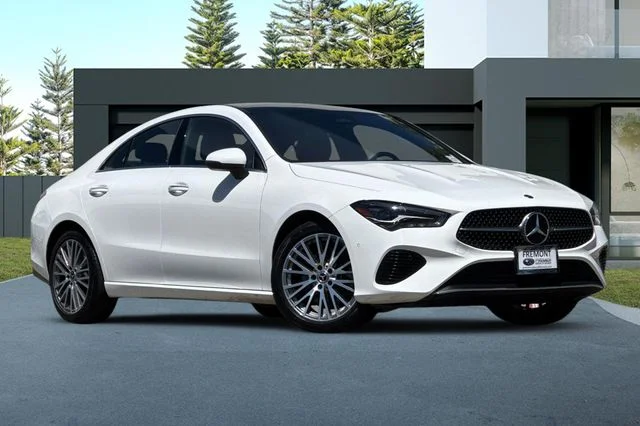 Used 2025  Mercedes-Benz CLA 250 image 2