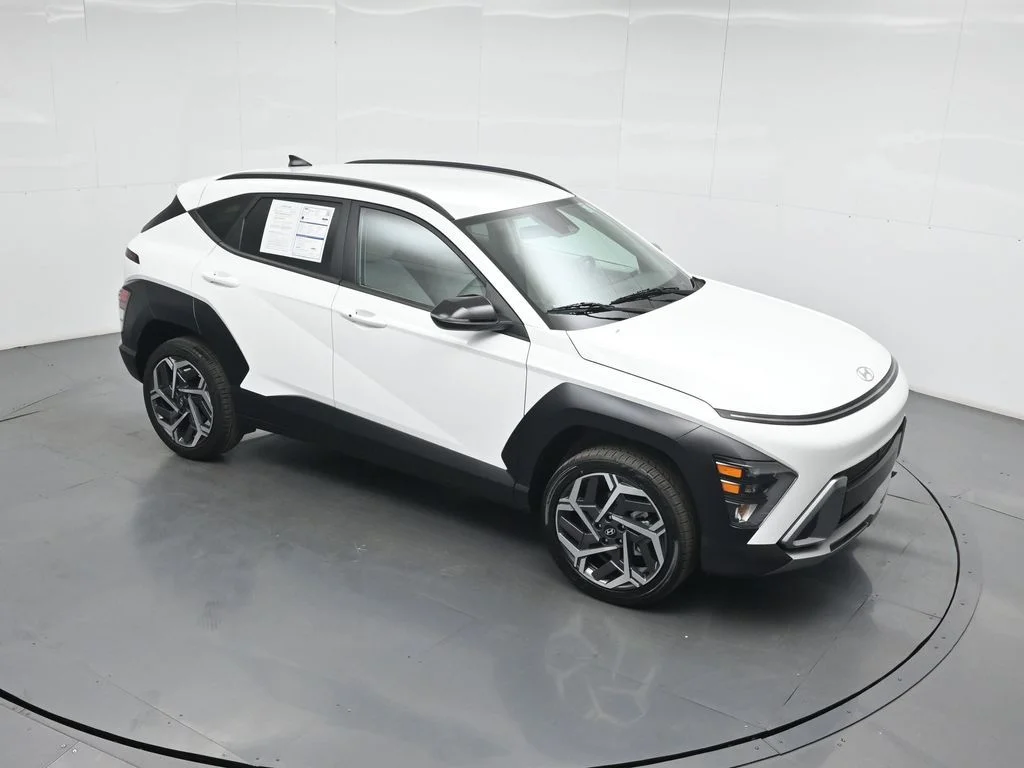 Used 2026 White Hyundai SEL Premium image 39