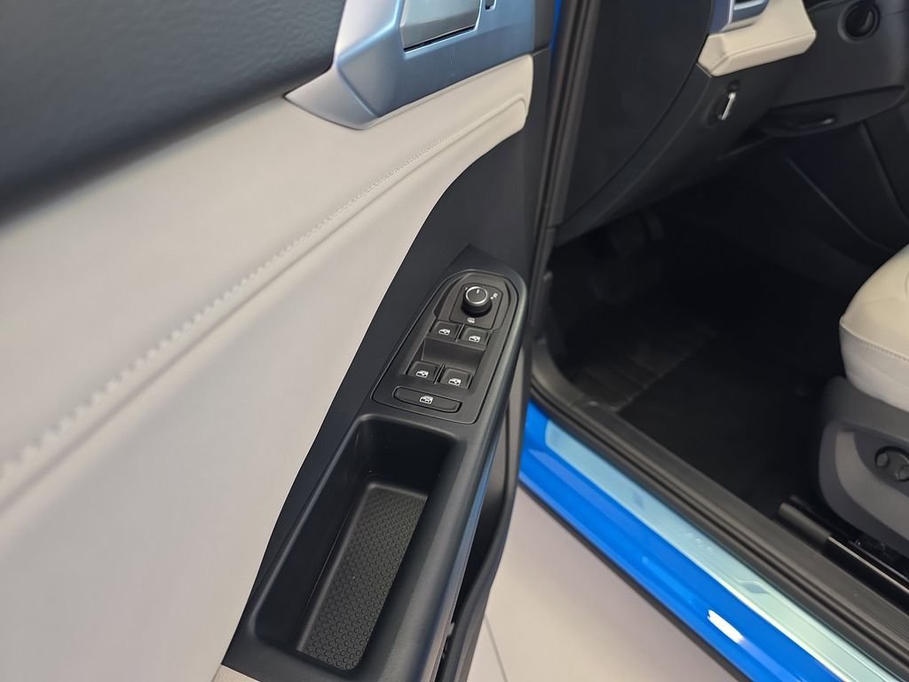 New 2026 Blue Volkswagen 1.5T SE image 16