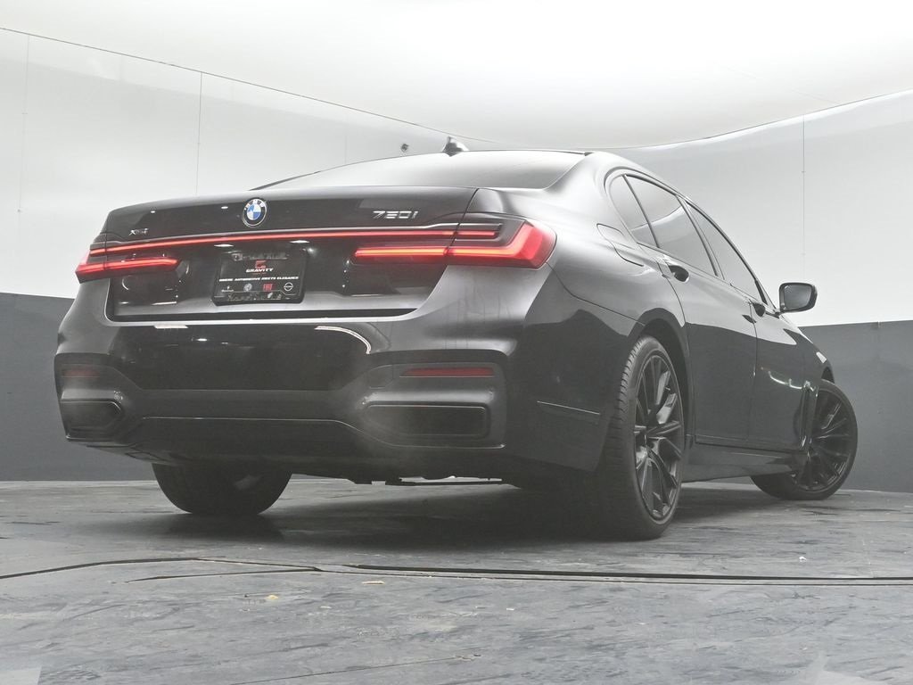 2022 BMW 750LI - Image 33
