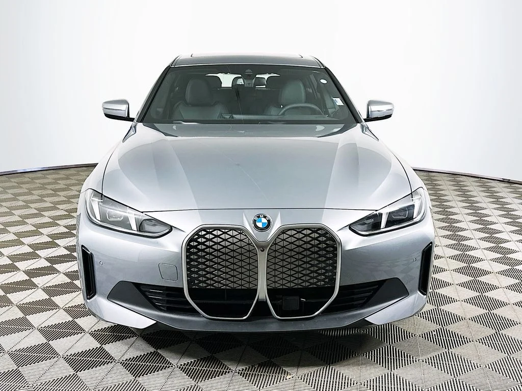 New 2026 Gray Metallic BMW xDrive40 image 2