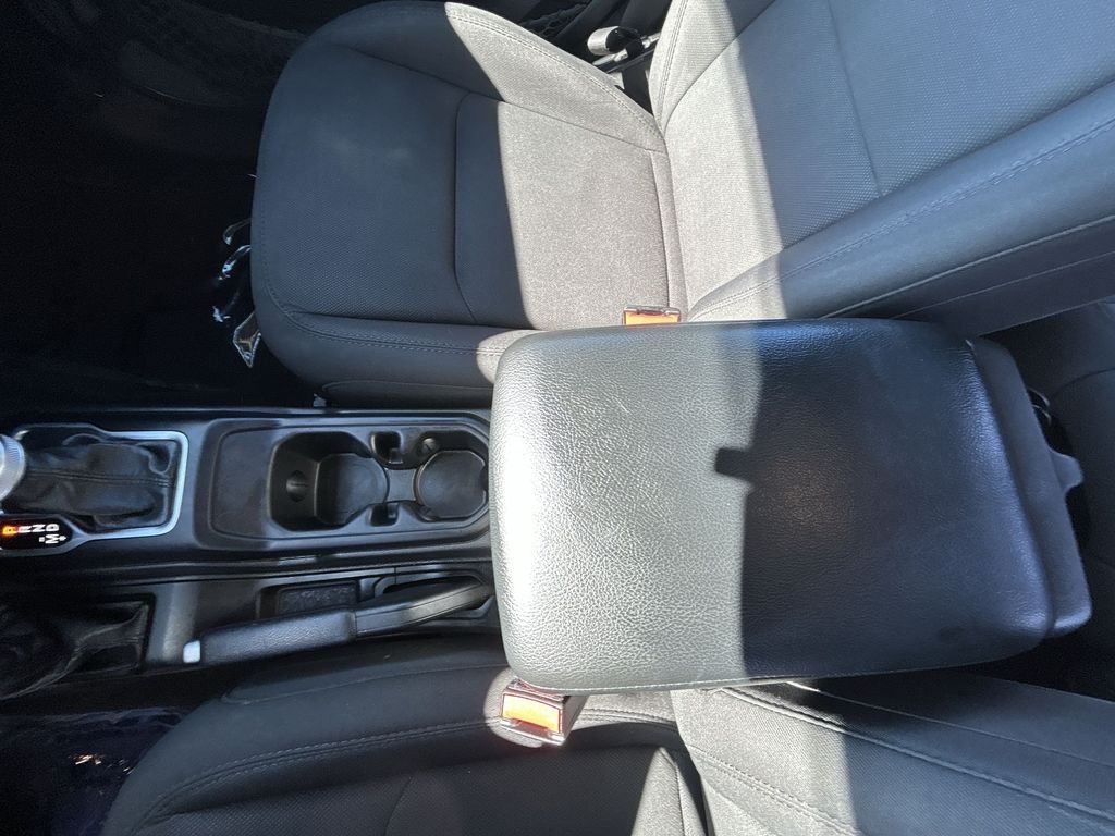 2023 Jeep Wrangler 4-Door Sport - Photo 20
