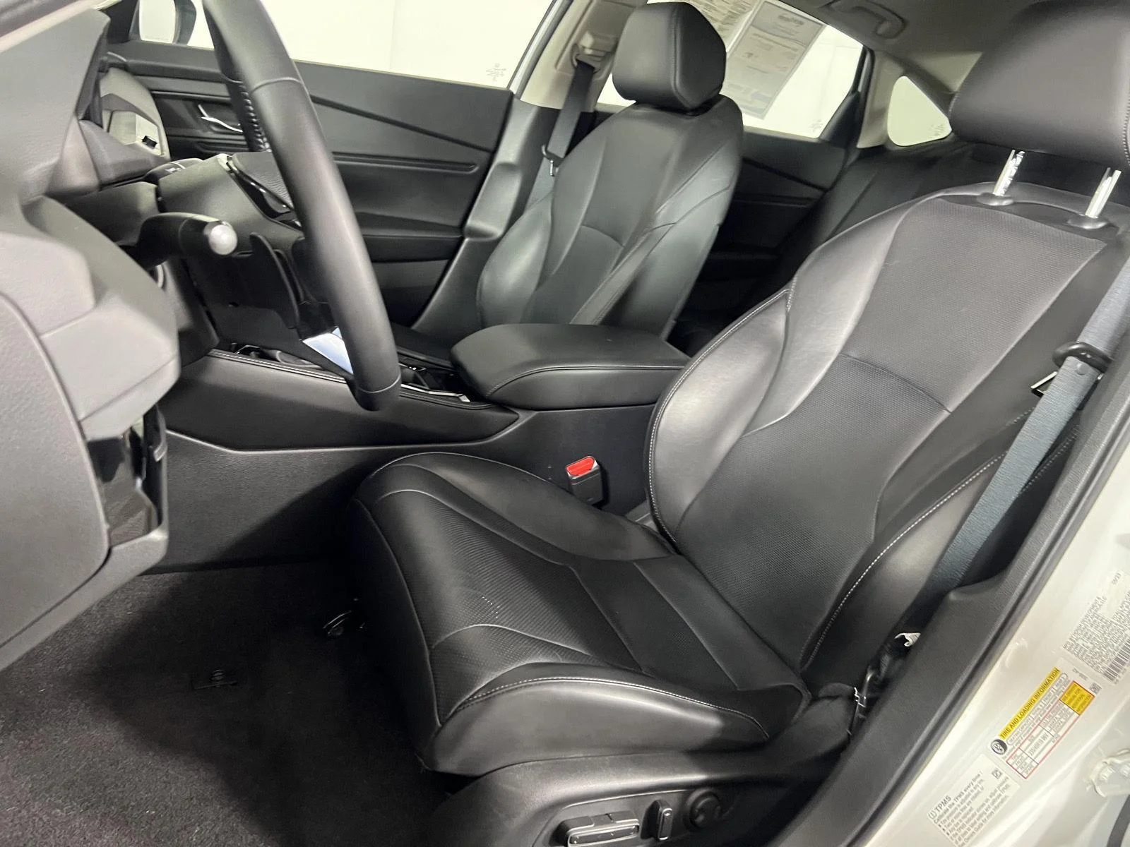 Used 2023 Platinum White Pearl Honda Touring image 18
