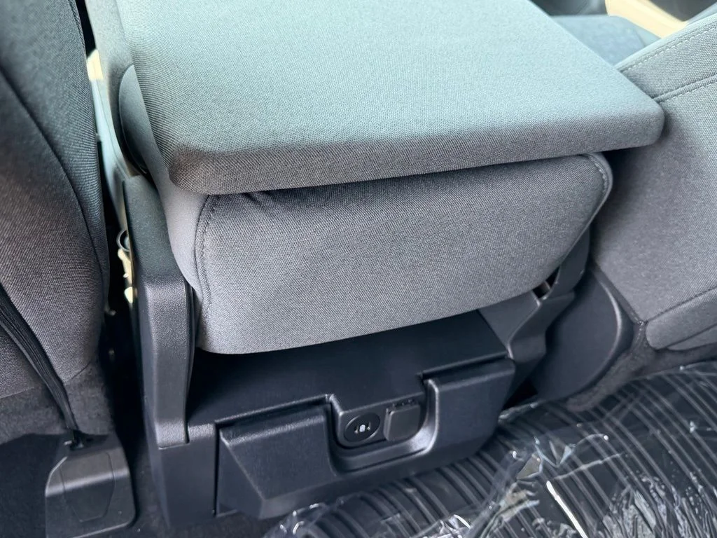 New 2026 Oxford White Ford XLT image 17