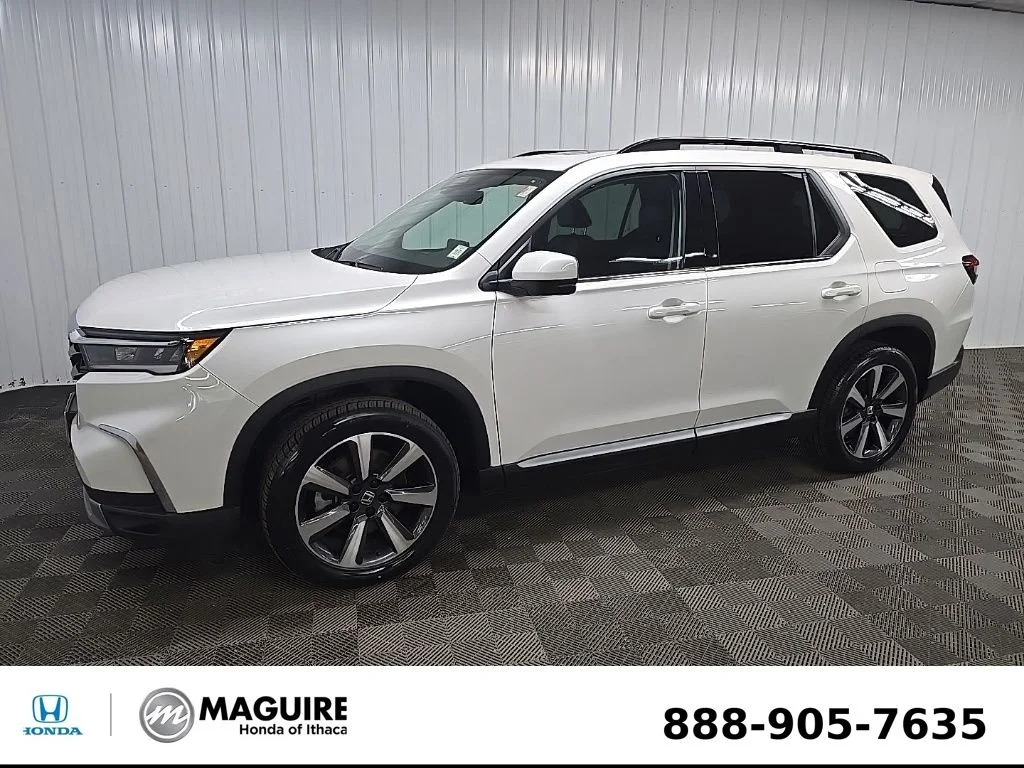Used 2025 Platinum White Pearl Honda Touring image 6