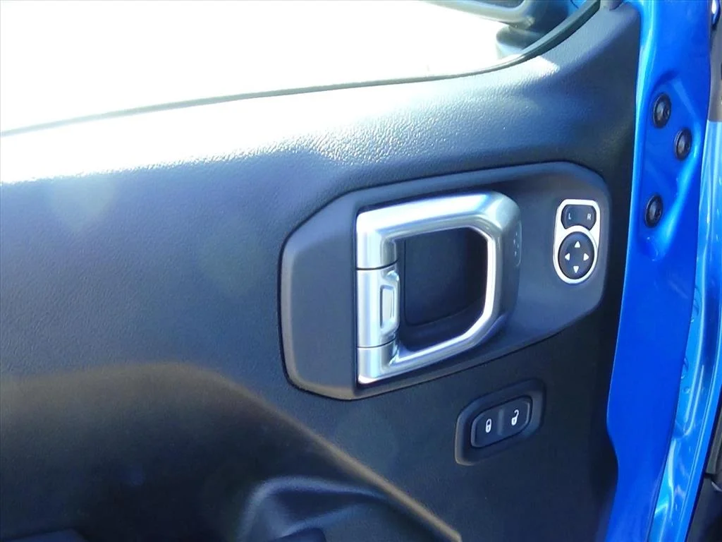 Used 2024 Hydro Blue Pearl Coat (pbj) Jeep Willys image 15