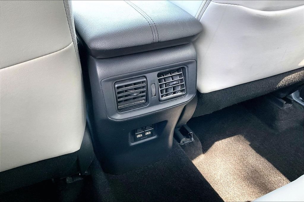 Used 2021 Silver Toyota XLE Premium image 10
