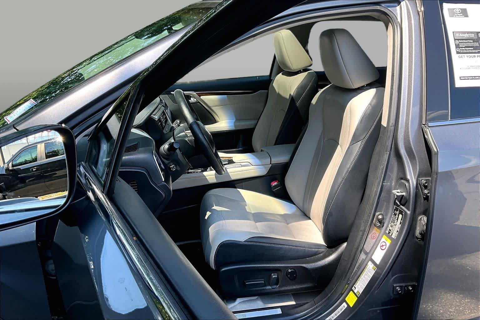Used 2017 Nebula Gray Pearl Lexus  image 9