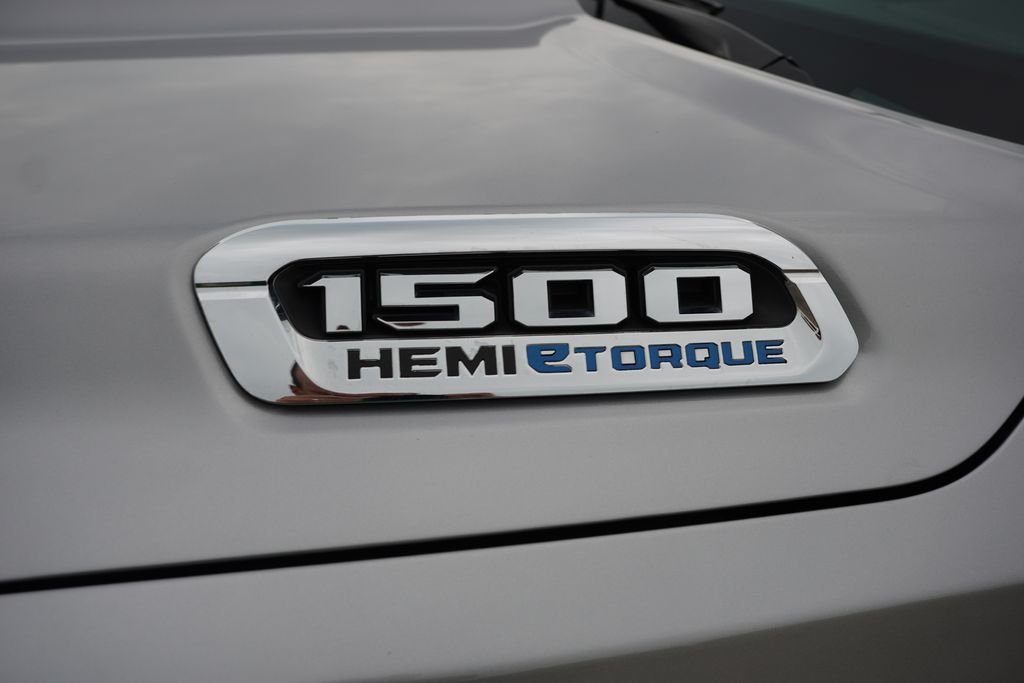Used 2023 Silver Ram Laramie image 14