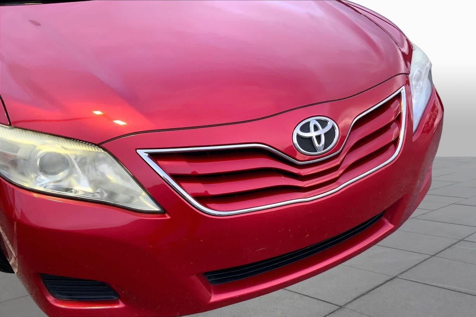 Used 2010 Barcelona Red Metallic Toyota LE image 27