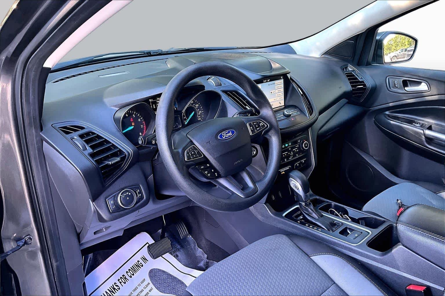 Used 2019 Magnetic Metallic Ford SE image 18
