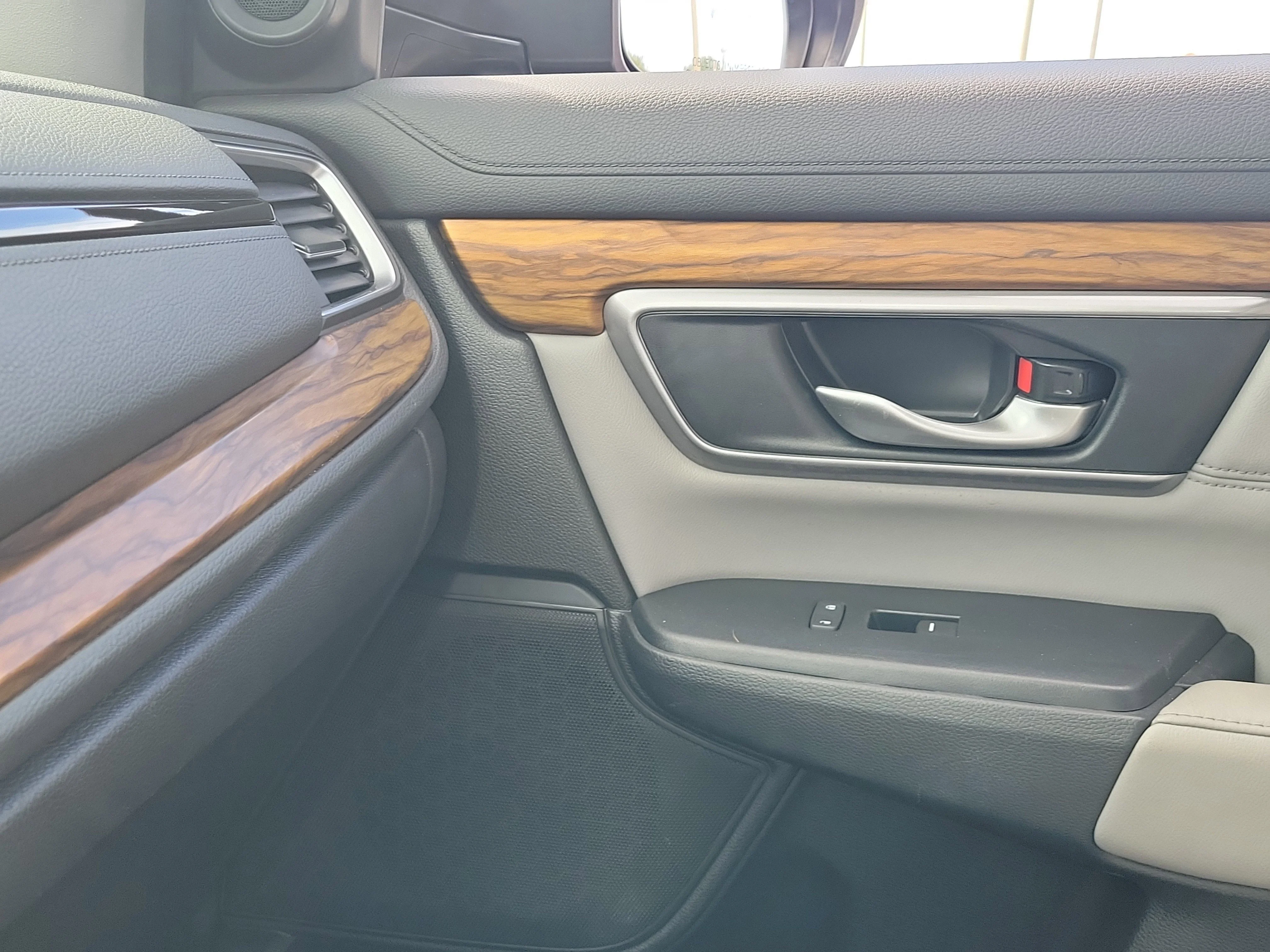 Used 2018 Gunmetal Metallic Honda EX-L image 30