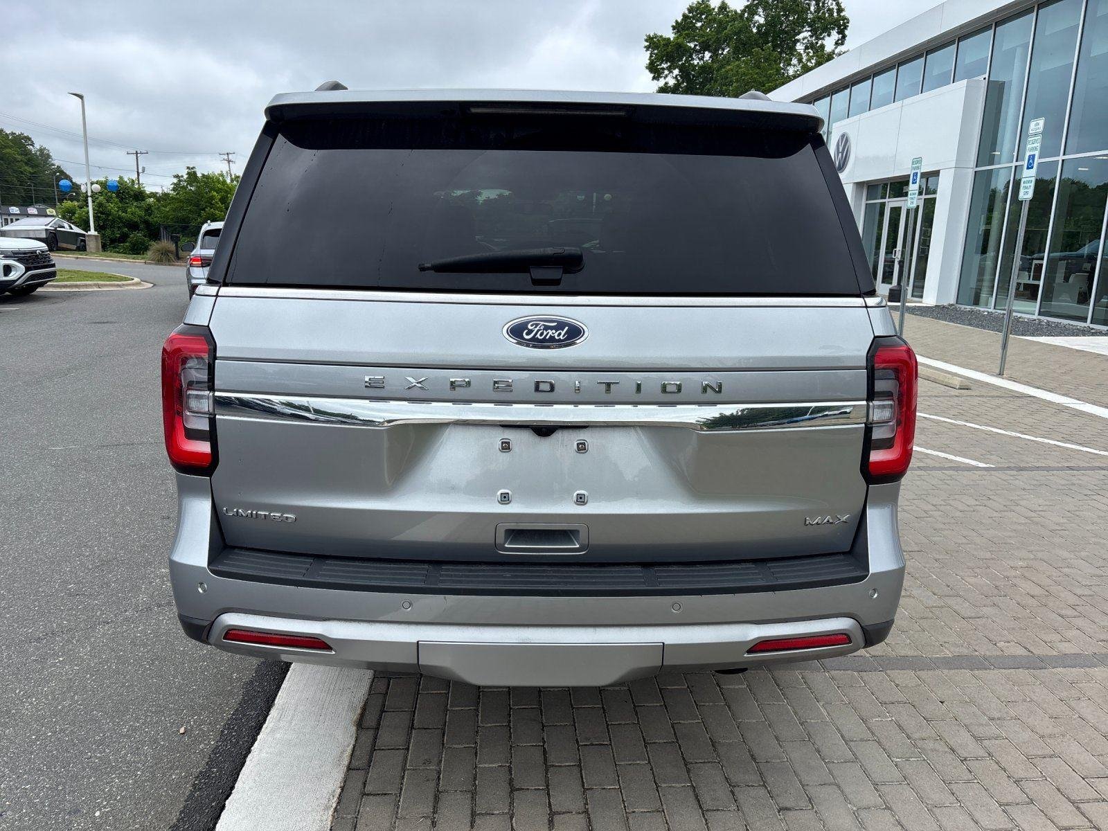 Used 2024 Iconic Silver Ford Limited image 4