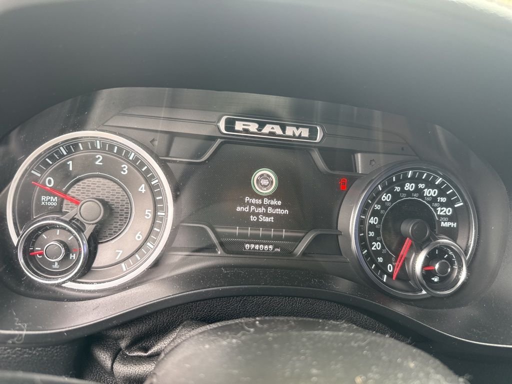 Used 2022 Silver Ram Laramie image 4