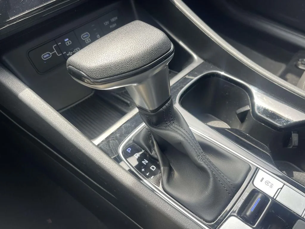 Used 2025 Gray Hyundai SEL image 30