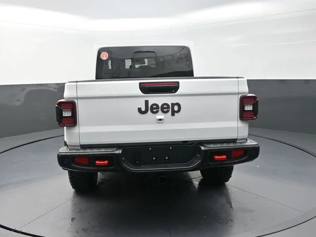New 2026 Bright White Clear-Coat Exterior Paint Jeep Rubicon X image 8