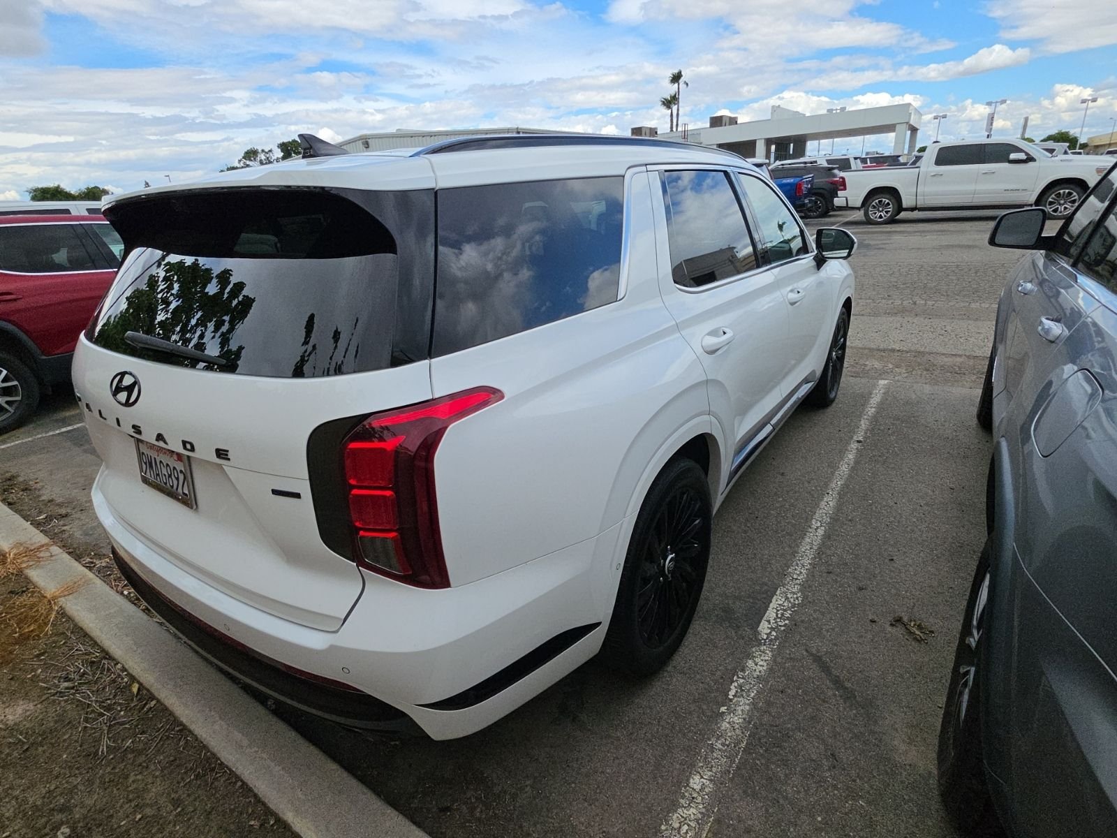 2024 Hyundai Palisade Calligraphy Night Edition photo 6