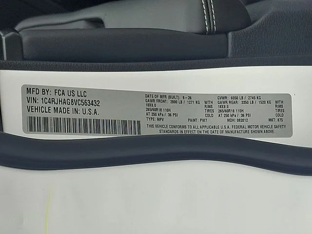 New 2027 White/off-white Jeep Laredo X image 20
