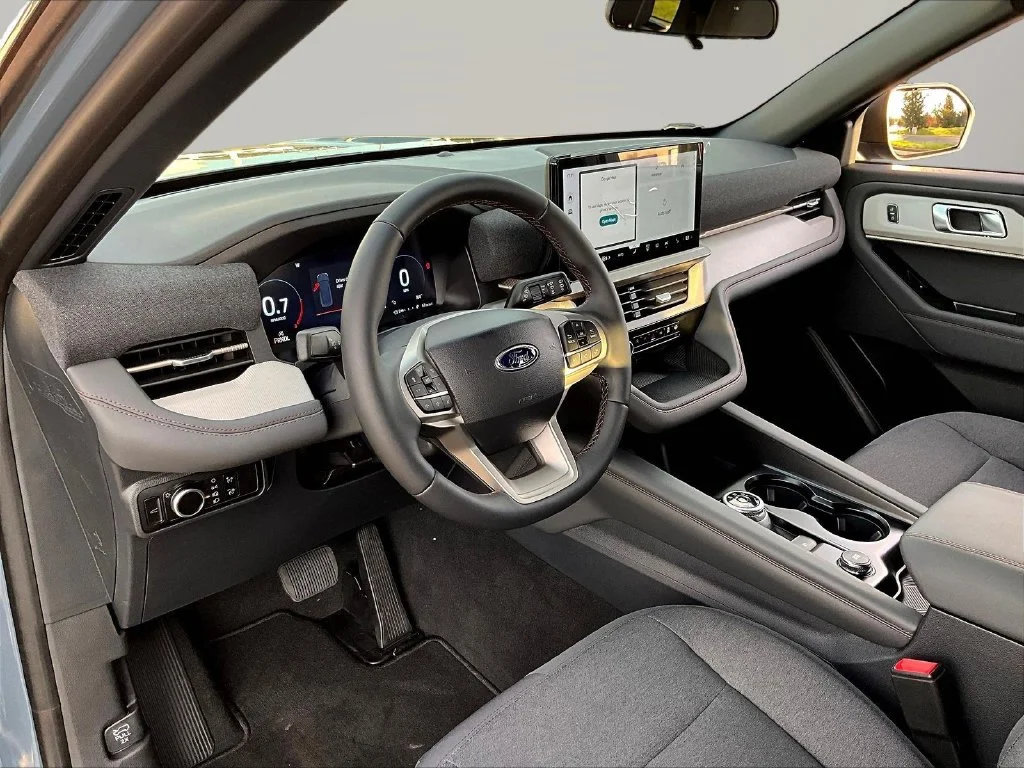 New 2027 Vapor Blue Metallic Ford Active image 7