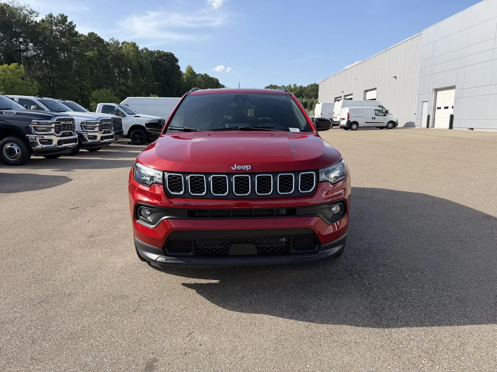 Used 2025 Red Hot Pearlcoat Jeep Latitude image 2