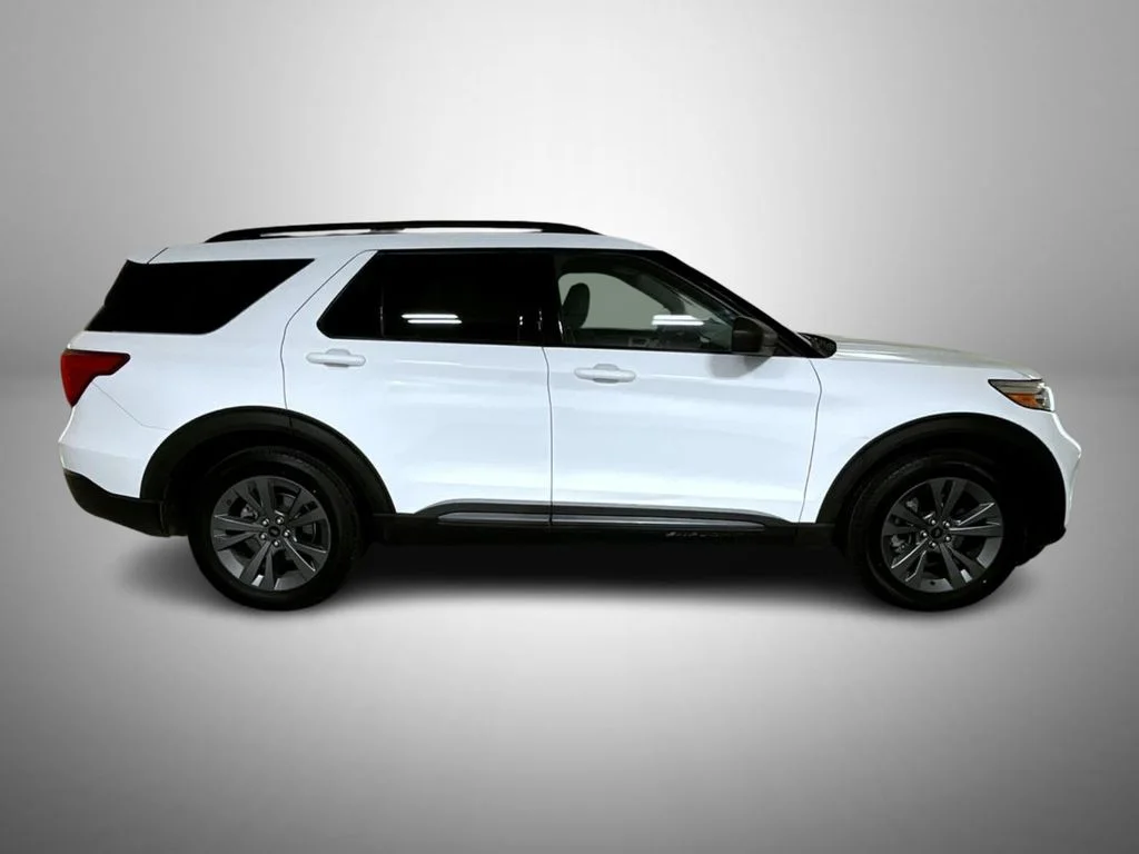 Used 2021 White Ford XLT image 4