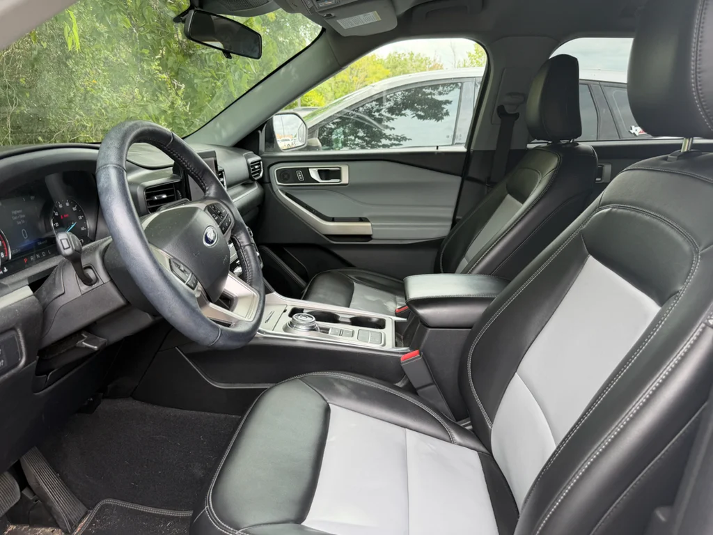 Used 2022 Star White Metallic Tri-Coat Ford XLT image 10