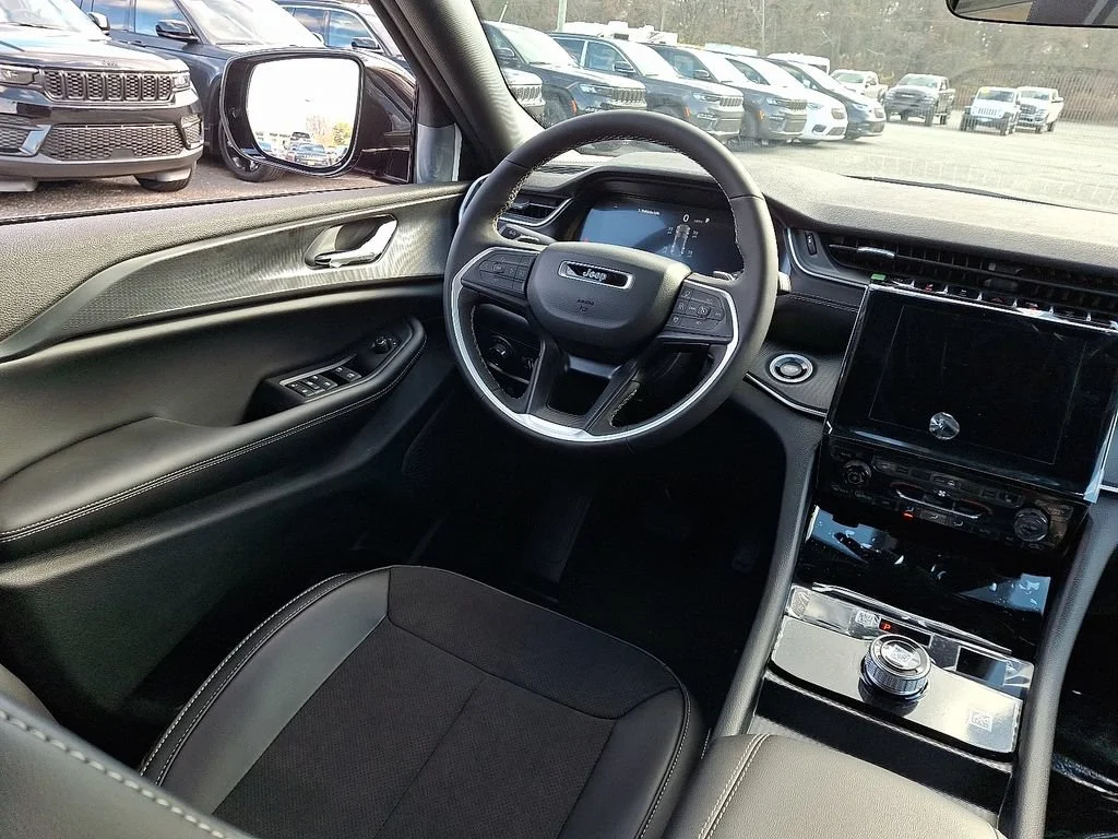 New 2025 Velvet Red Pearlcoat Jeep Altitude X image 10