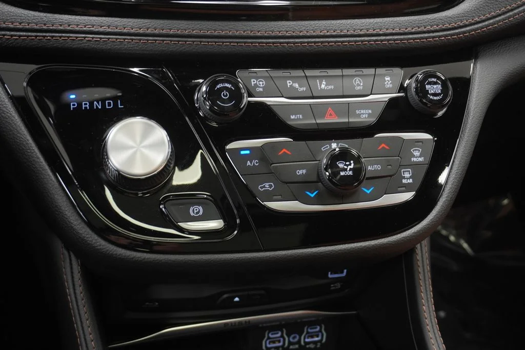Used 2024 Blue Chrysler Pinnacle image 37