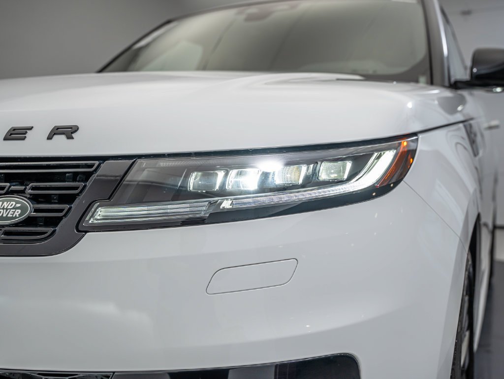 New 2026 Fuji White Land Rover Dynamic SE image 12