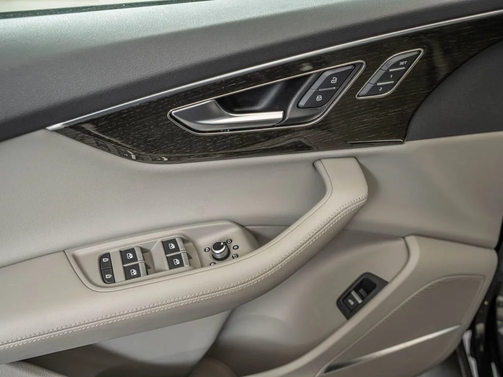Used 2023 Mythos Black Metallic Audi 55 Premium Plus image 18