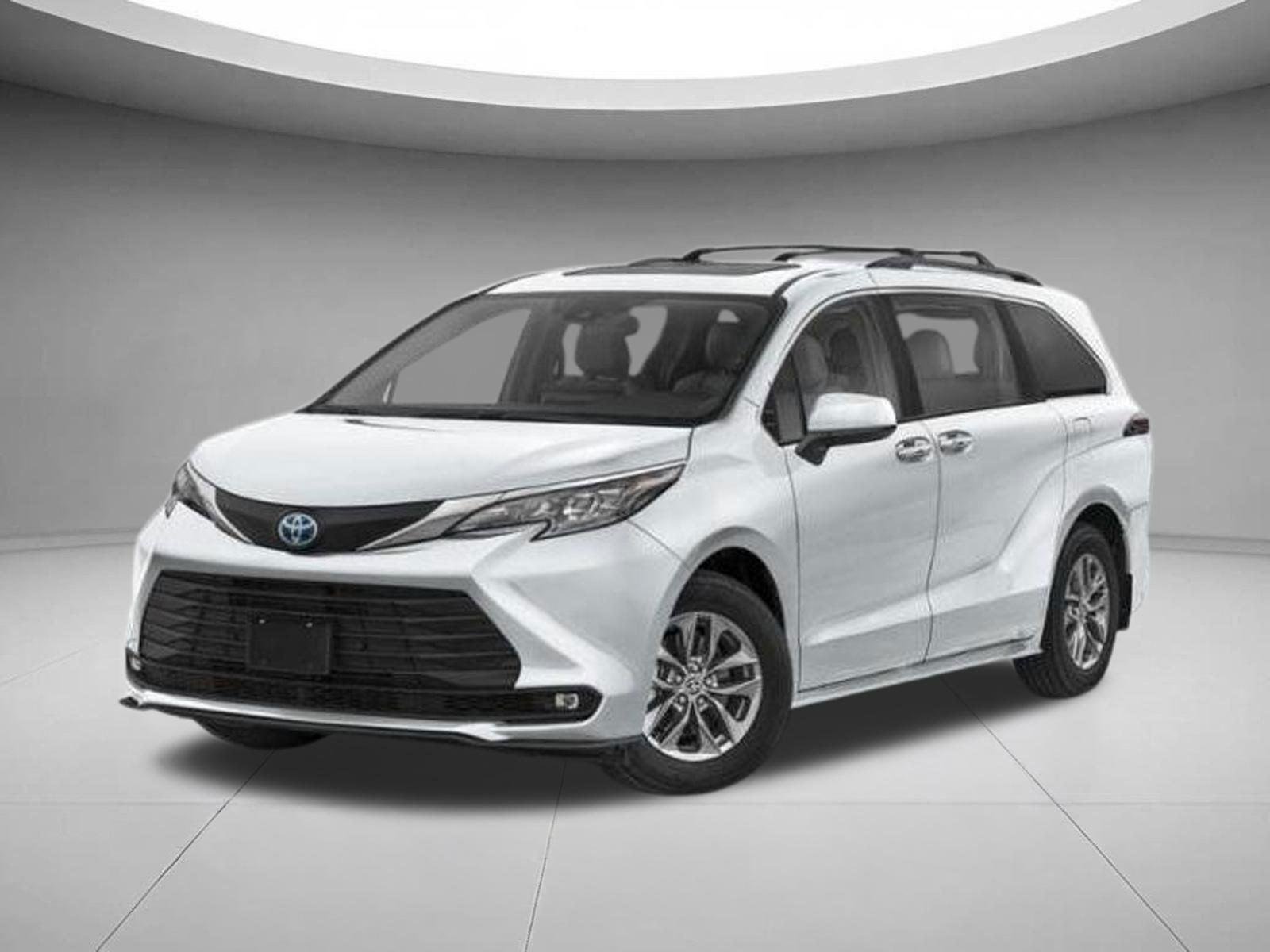 2025 Toyota Sienna XLE 7-Passenger Hybrid FWD's photo