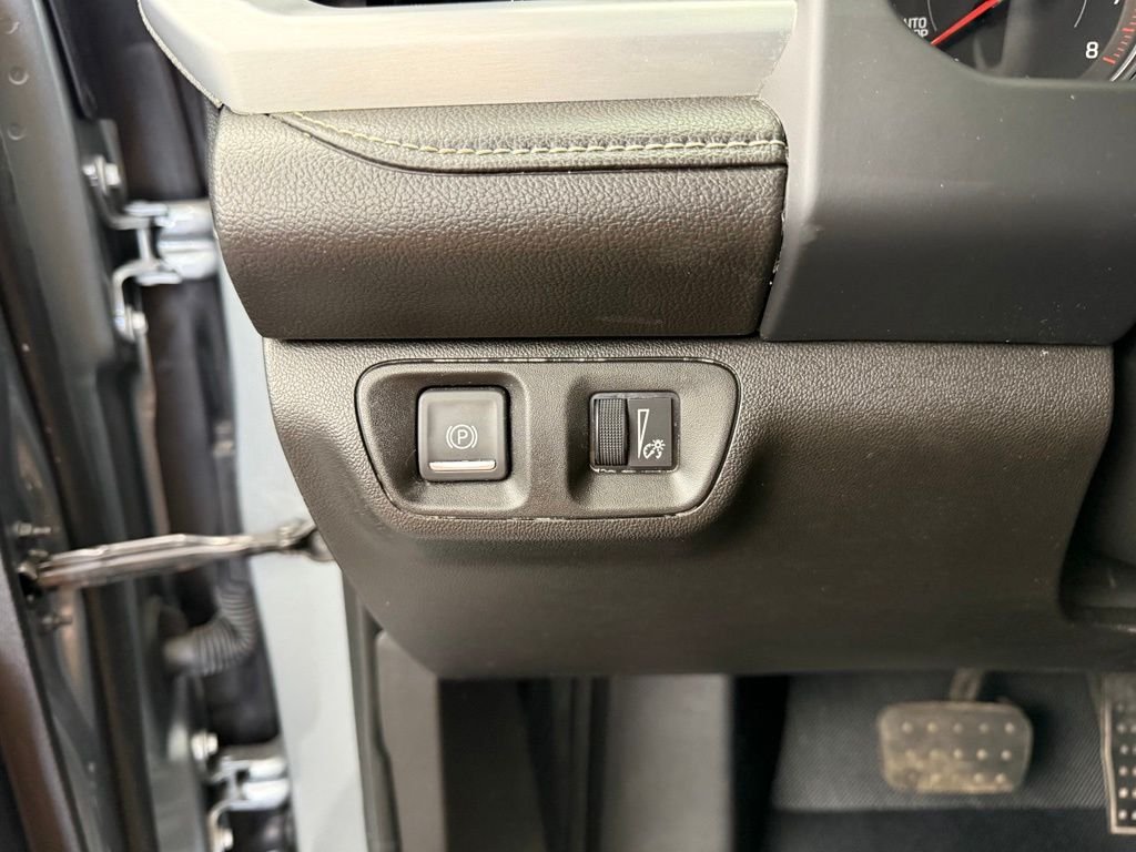 Used 2023 Silver GMC SLT image 43