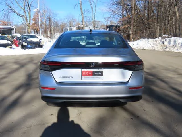 New 2026 Solar Silver Metallic Honda SE image 5