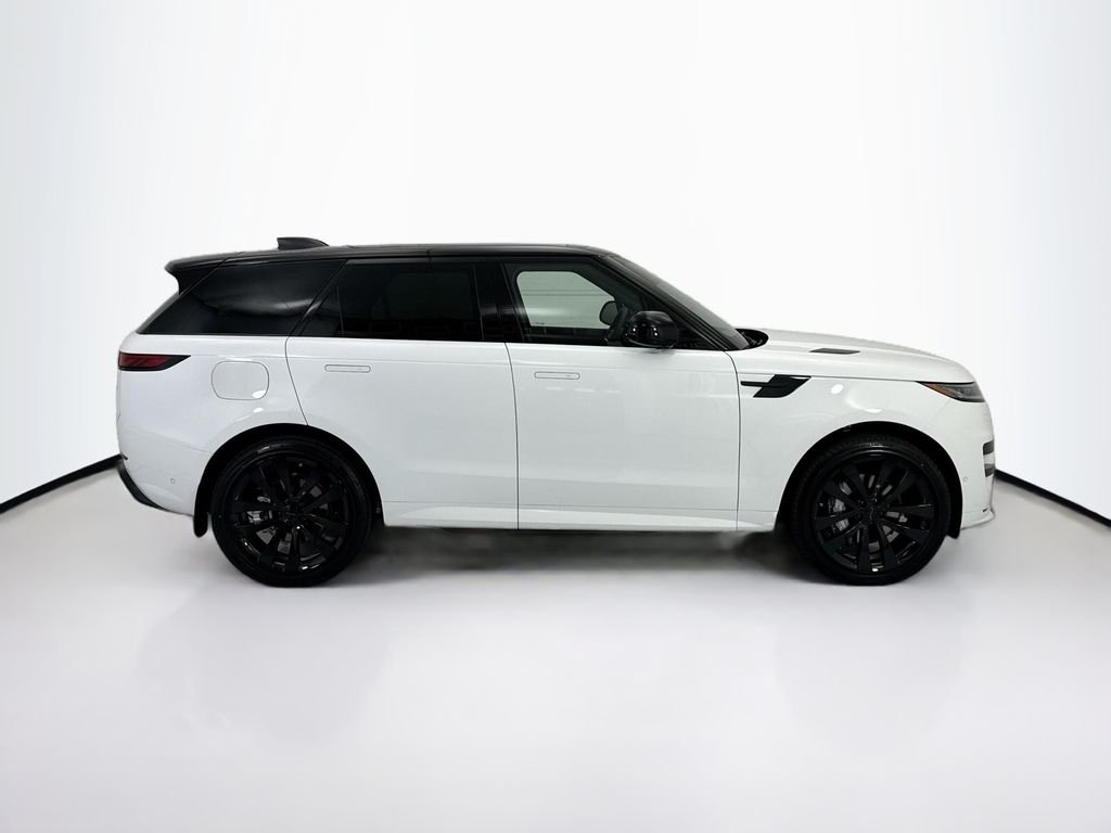New 2026 Fuji White Land Rover Dynamic SE image 4