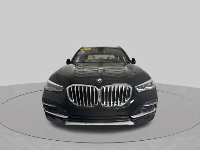 Used 2022 Jet Black BMW sDrive40i image 3