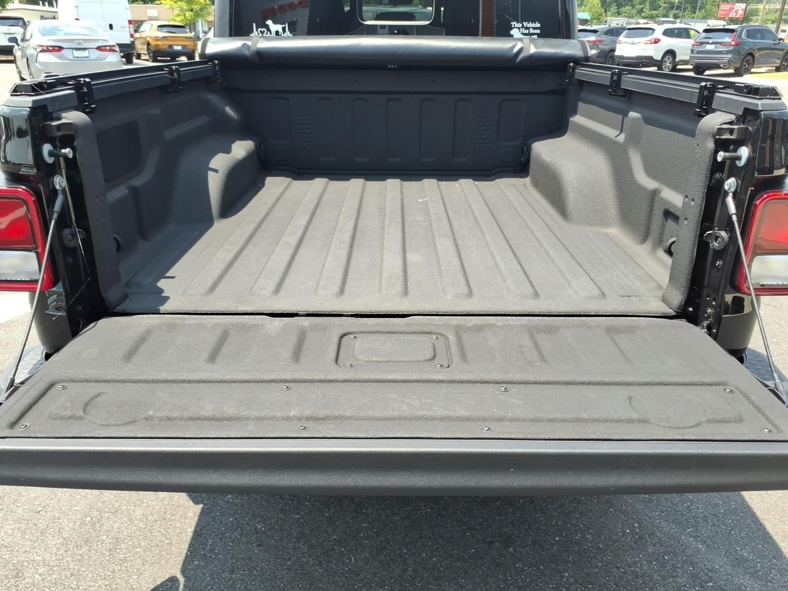 Used 2025 Black Clearcoat Jeep Nighthawk image 28