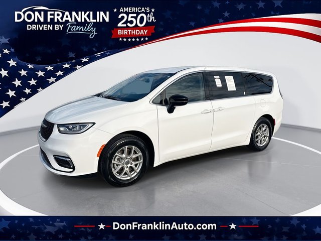 2024 Chrysler Pacifica Touring L