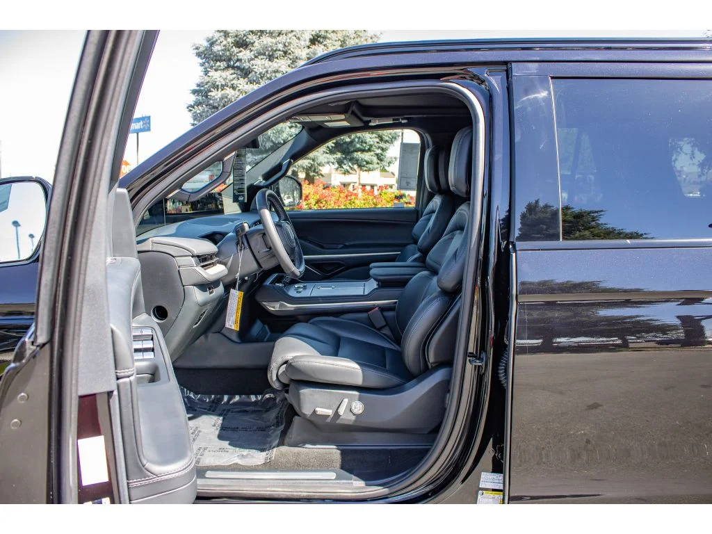 New 2026 Infinite Black Metallic Clearcoat Lincoln Reserve image 39