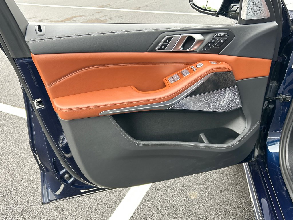 Used 2025 Blue BMW ALPINA XB7 image 10