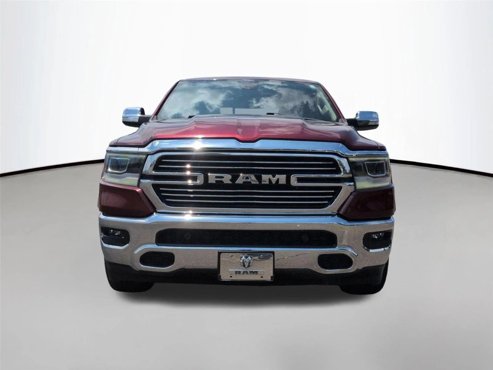 Used 2020 Delmonico Red Pearlcoat Ram Laramie image 8