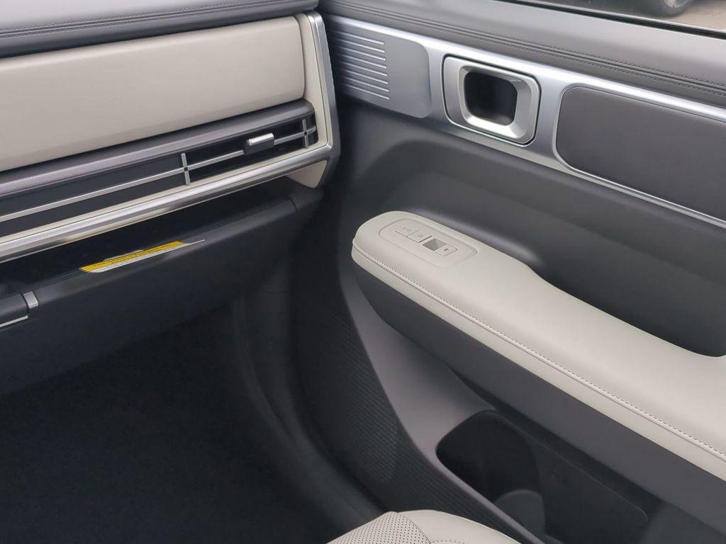 New 2026 White Hyundai SEL FWD image 21