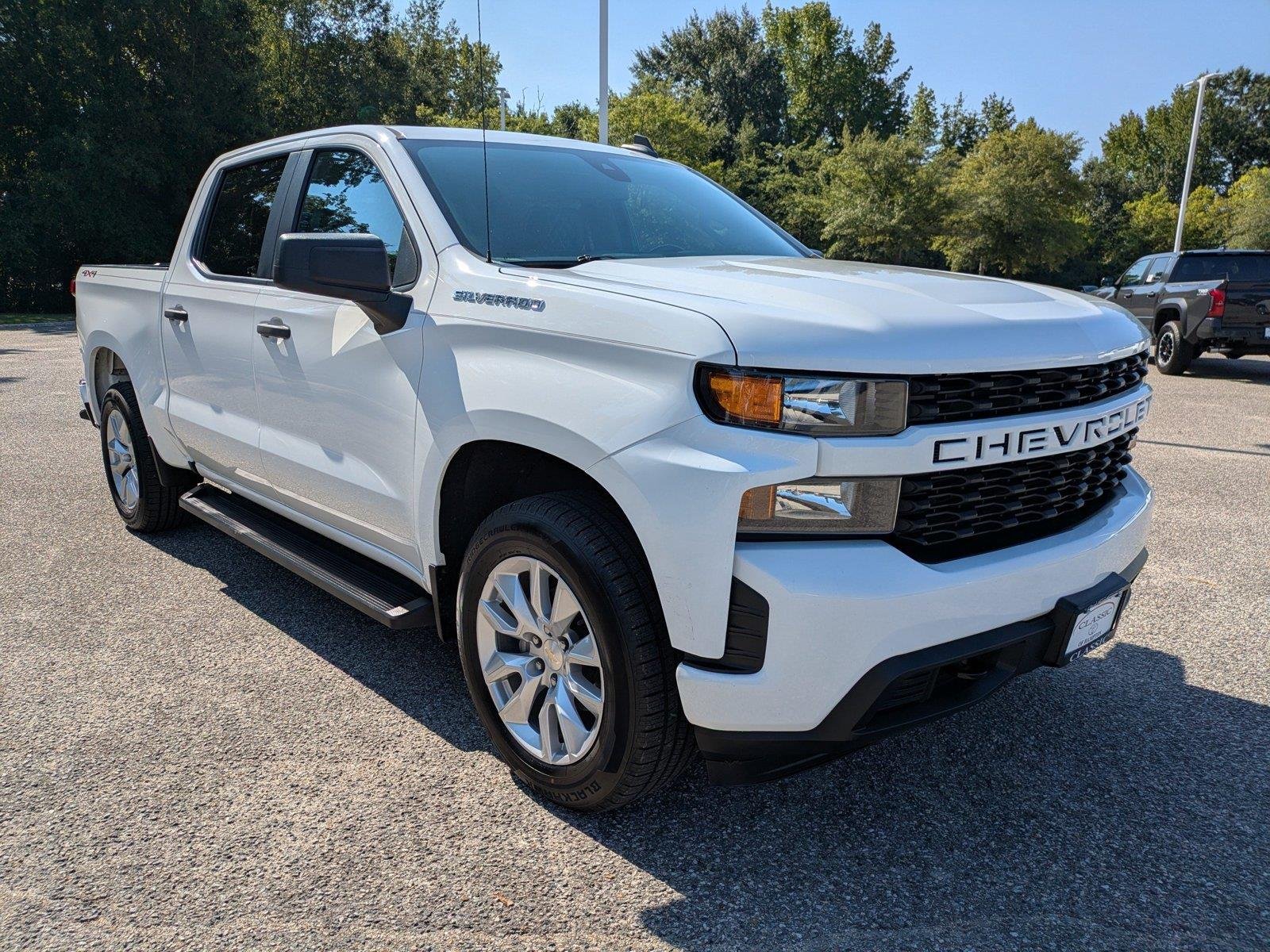 Used 2021 Summit White Chevrolet Custom image 2